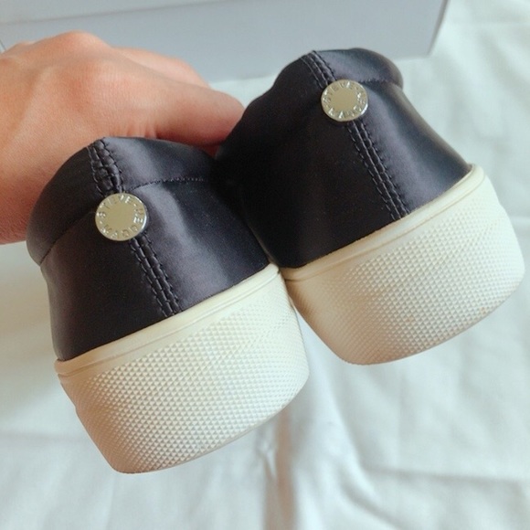 Steve madden, slip on shoes. Excellent condition. - Picture 8 of 9